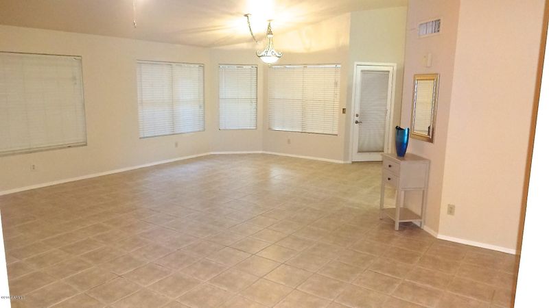 630 S Surfside Dr, Gilbert, AZ 85233