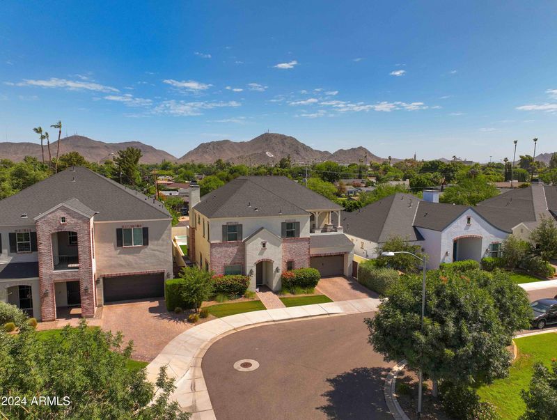 630 W Echo Ln, Phoenix, AZ 85021