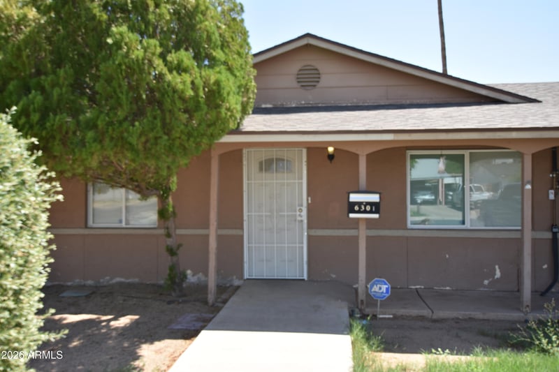 6301 W Earll Dr, Phoenix, AZ 85033
