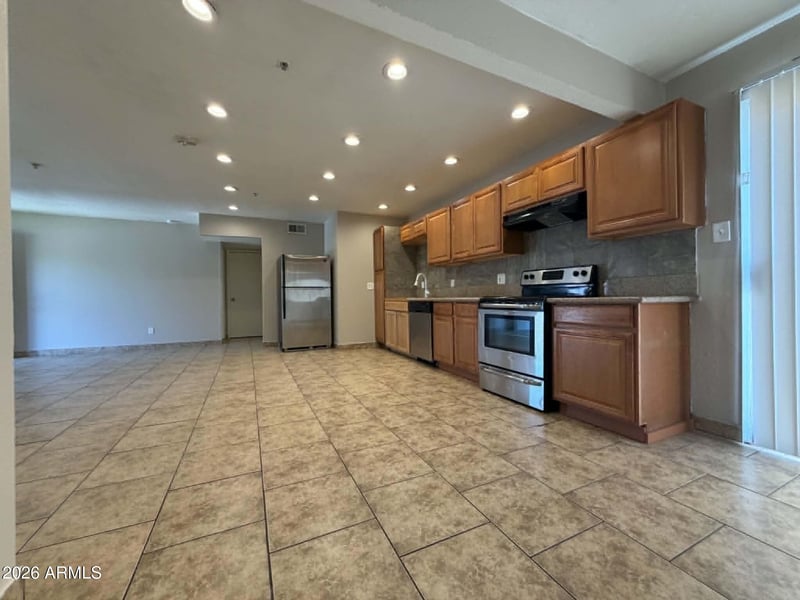 6301 W Earll Dr, Phoenix, AZ 85033