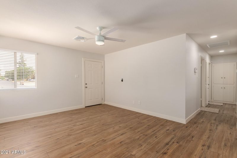 6302 N 61st Ave, Glendale, AZ 85301