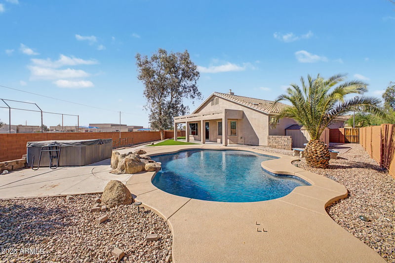 6302 69th Dr, Glendale, AZ 85303