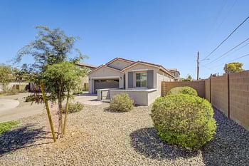 6303 67th Ln, Glendale, AZ 85303