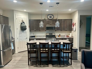 6308 68th Dr, Glendale, AZ 85301