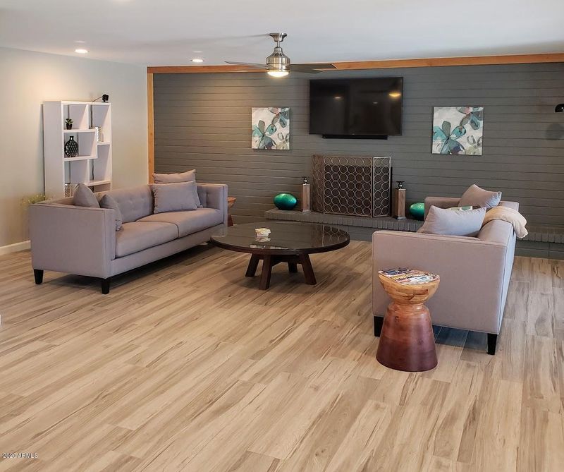 631 E Concorda Dr, Tempe, AZ 85282