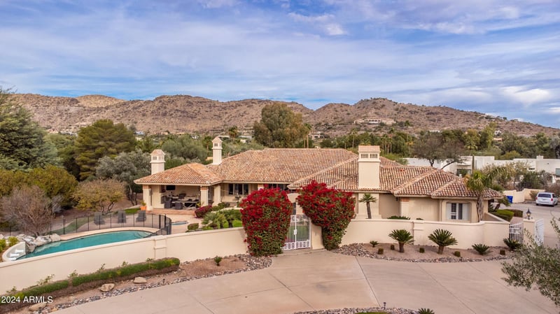 6310 E Huntress Dr, Paradise Valley, AZ 85253