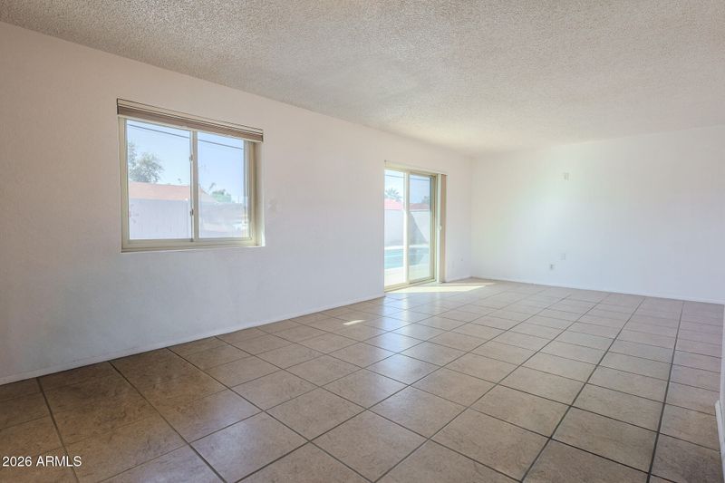 6311 W Medlock Dr, Glendale, AZ 85301
