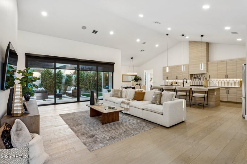 6313 10th Dr, Phoenix, AZ 85013