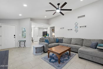 6314 Lawrence Ln, Glendale, AZ 85302