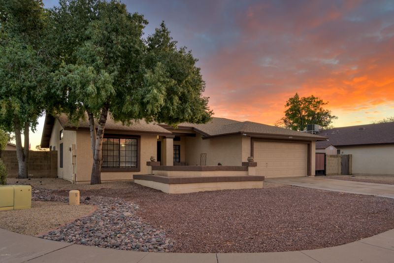 6319 W Beverly Ln, Glendale, AZ 85306
