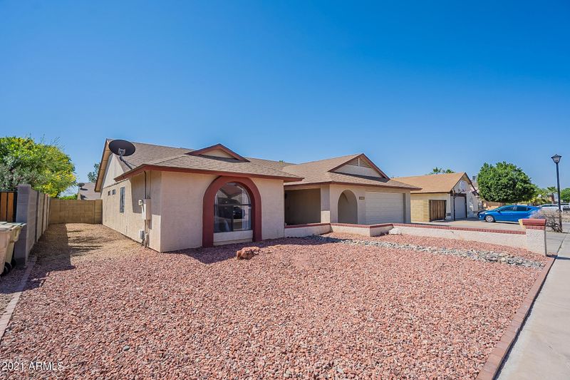 6319 W Turquoise Ave, Glendale, AZ 85302