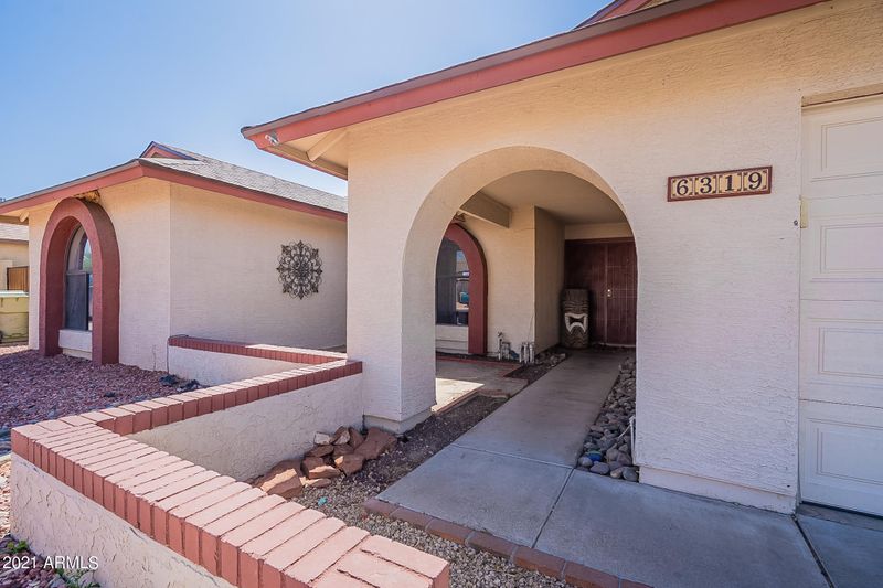 6319 W Turquoise Ave, Glendale, AZ 85302