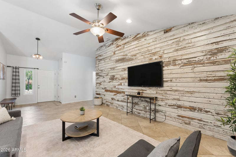 6319 Villa Maria Dr, Glendale, AZ 85308