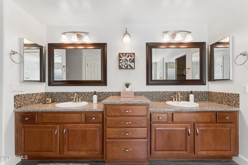 6319 W Villa Maria Dr, Glendale, AZ 85308