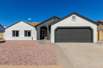 6320 Del Mar Ln, Glendale, AZ 85306