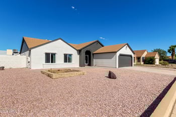 6320 Del Mar Ln, Glendale, AZ 85306