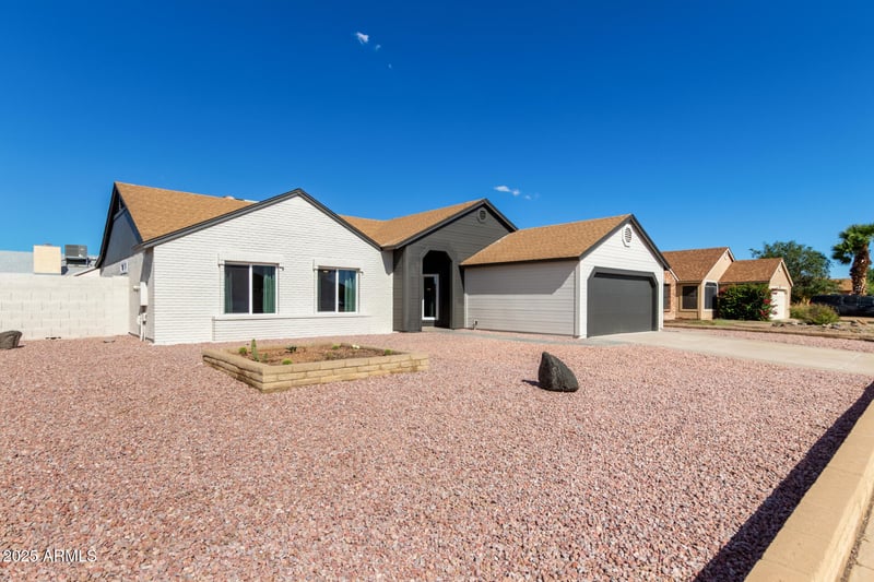 6320 Del Mar Ln, Glendale, AZ 85306