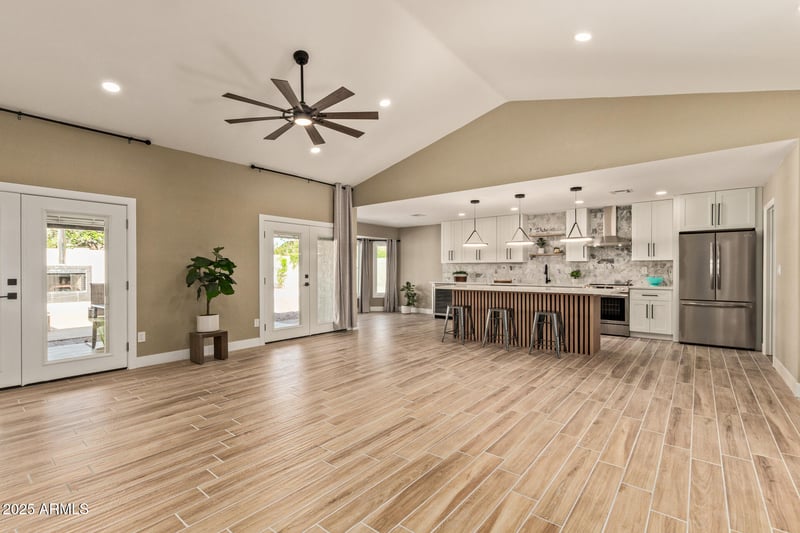 6320 Del Mar Ln, Glendale, AZ 85306
