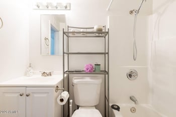 6320 Mitchell Dr, Phoenix, AZ 85033