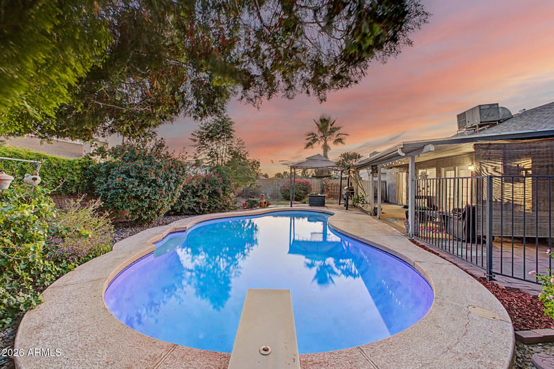 6321 Acapulco Ln, Glendale, AZ 85306