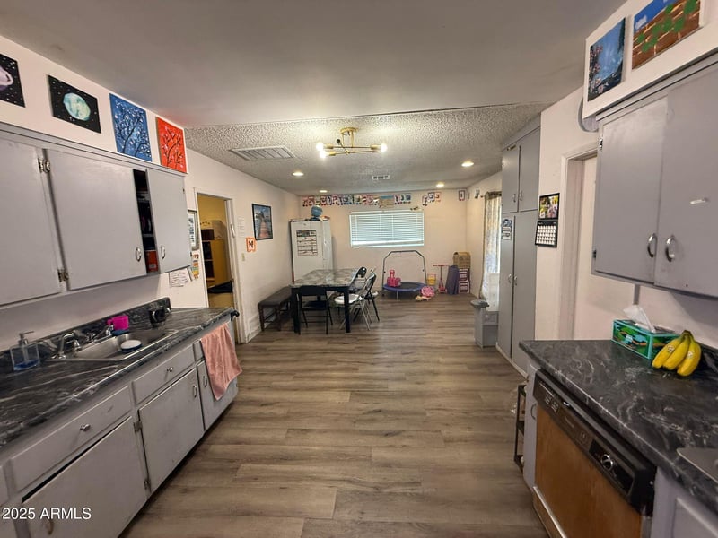 6323 11th St, Phoenix, AZ 85014