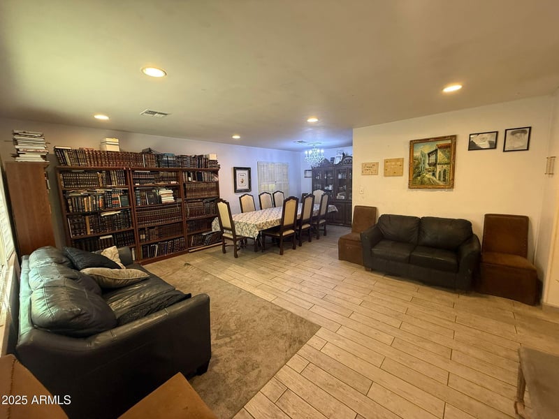 6323 11th St, Phoenix, AZ 85014