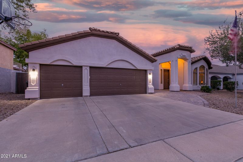 6325 E Mallory St, Mesa, AZ 85215