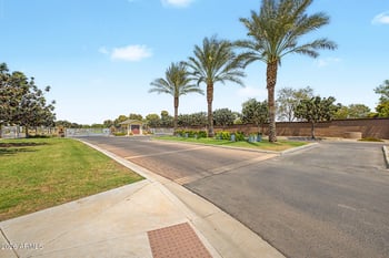 6325 24th Pl, Phoenix, AZ 85042