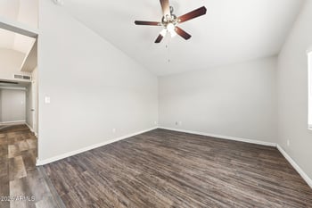 6325 W Hearn Rd, Glendale, AZ 85306