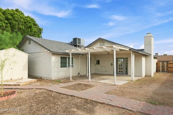 6325 W Hearn Rd, Glendale, AZ 85306