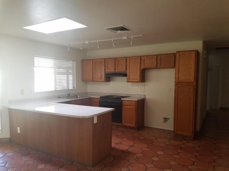 6326 W Cholla St, Glendale, AZ 85304