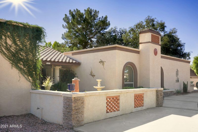 6327 W Sweetwater Ave, Glendale, AZ 85304
