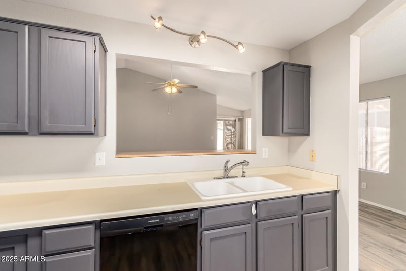 6328 Golden Ln, Glendale, AZ 85302