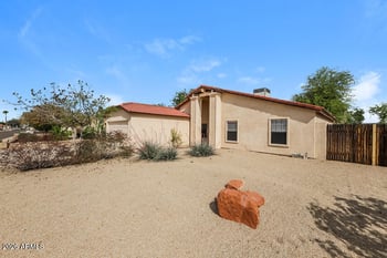 6328 Ironwood Dr, Glendale, AZ 85302