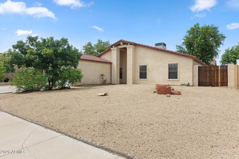 6328 W Ironwood Dr, Glendale, AZ 85302