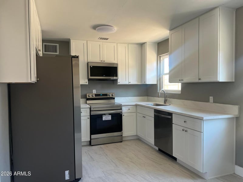 6328 W Maryland Ave, Glendale, AZ 85301