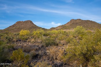 6329 Honeysuckle Dr, Phoenix, AZ 85083