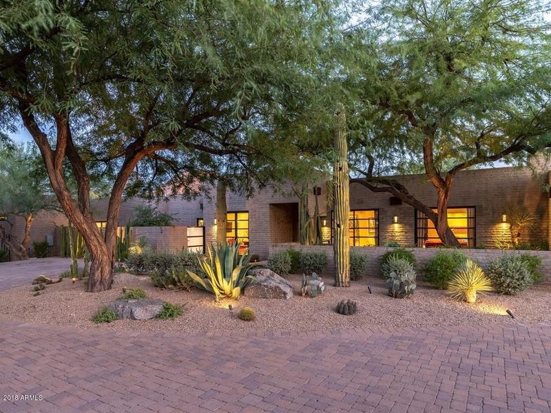 6329 N 44th St, Paradise Valley, AZ 85253