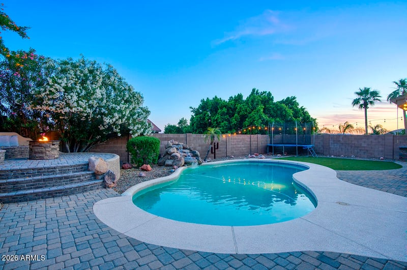 6329 Honeysuckle Dr, Phoenix, AZ 85083