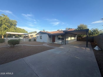 6329 Ocotillo Rd, Glendale, AZ 85301