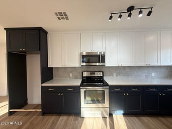 6329 Ocotillo Rd, Glendale, AZ 85301