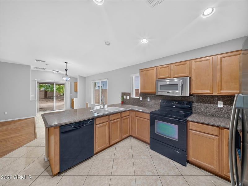 633 E Leslie Ave, San Tan Valley, AZ 85140