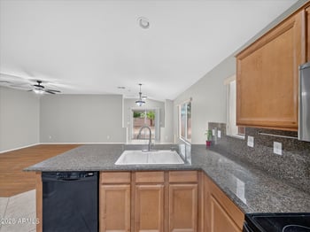 633 Leslie Ave, San Tan Valley, AZ 85140