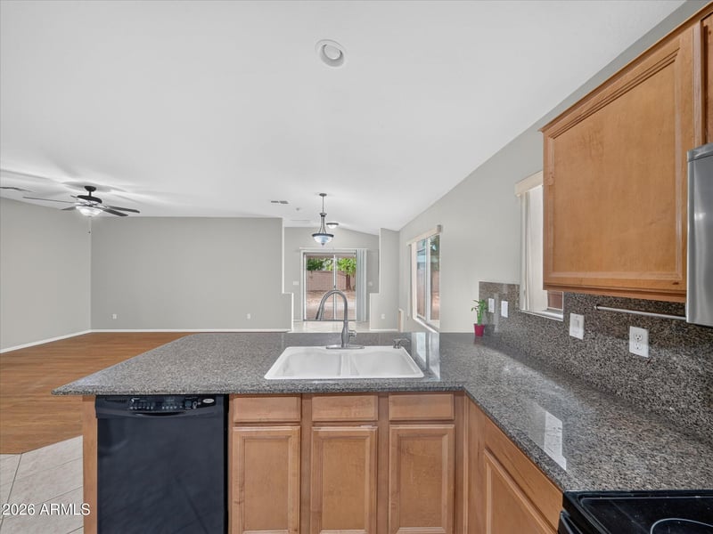 633 E Leslie Ave, San Tan Valley, AZ 85140