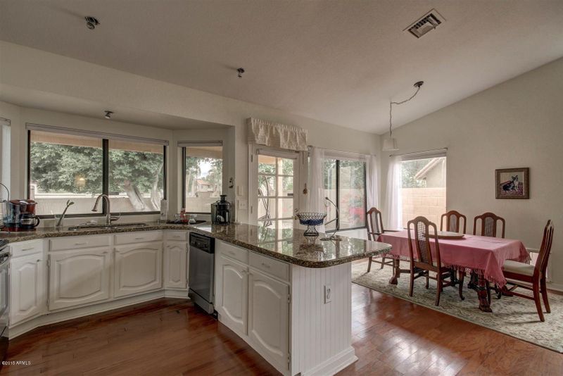 633 S Scallop Dr, Gilbert, AZ 85233