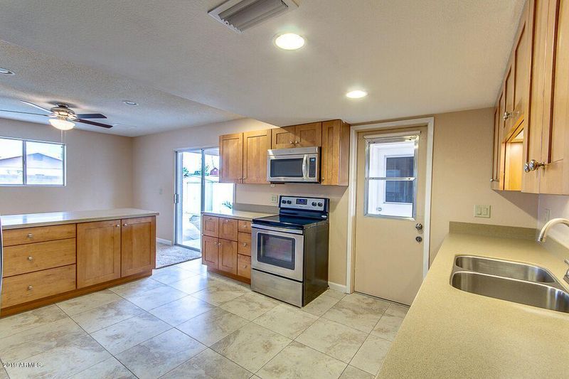 633 S Spur Cir, Mesa, AZ 85204