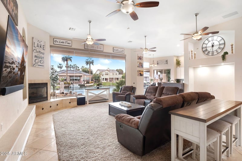 633 W Aster Ct, Chandler, AZ 85248