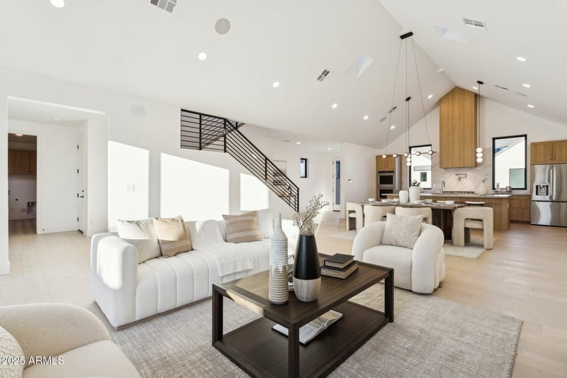 6330 10th Dr, Phoenix, AZ 85013