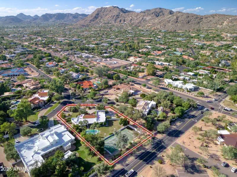 6330 Huntress Dr, Paradise Valley, AZ 85253