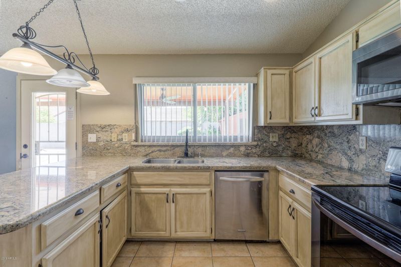 6331 W Cheryl Dr, Glendale, AZ 85302